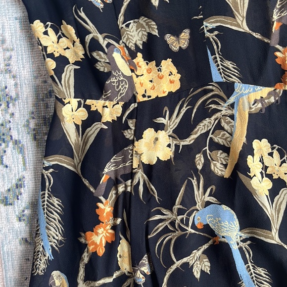 Reformation Floaty Viscose Minidress Sz 8 V neck with Lining and Keyhole Back - Picture 4 of 7